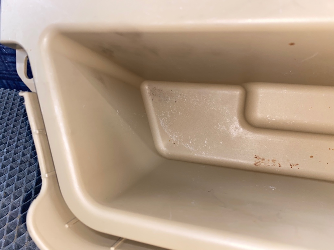 Пластик багажника, 600 рублей, Красноярск