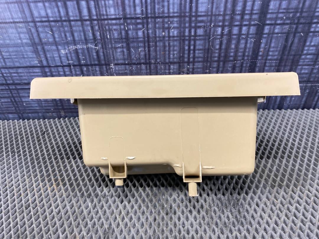 Пластик багажника, 600 рублей, Красноярск