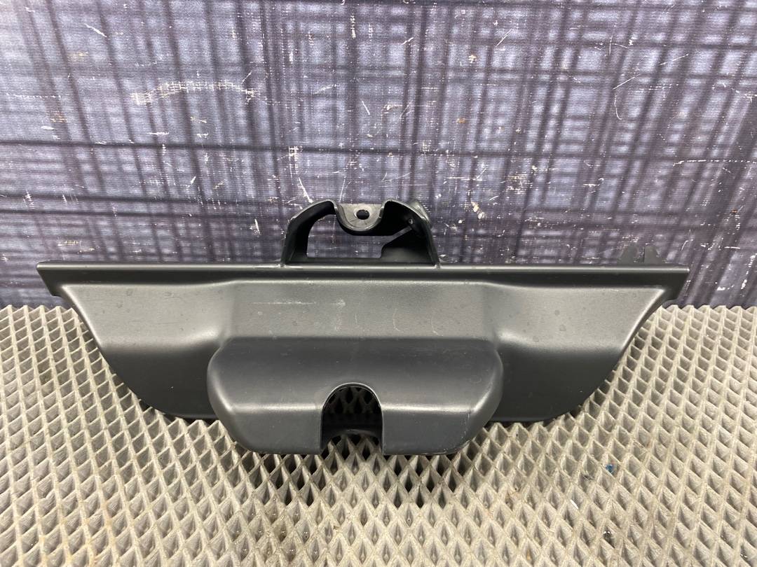 Пластик крышки багажника, 360 рублей, Красноярск