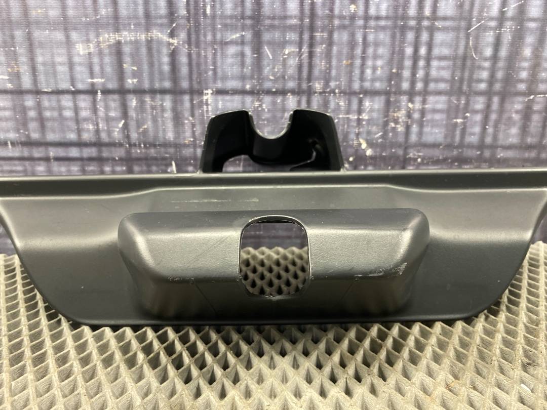 Пластик крышки багажника, 360 рублей, Красноярск