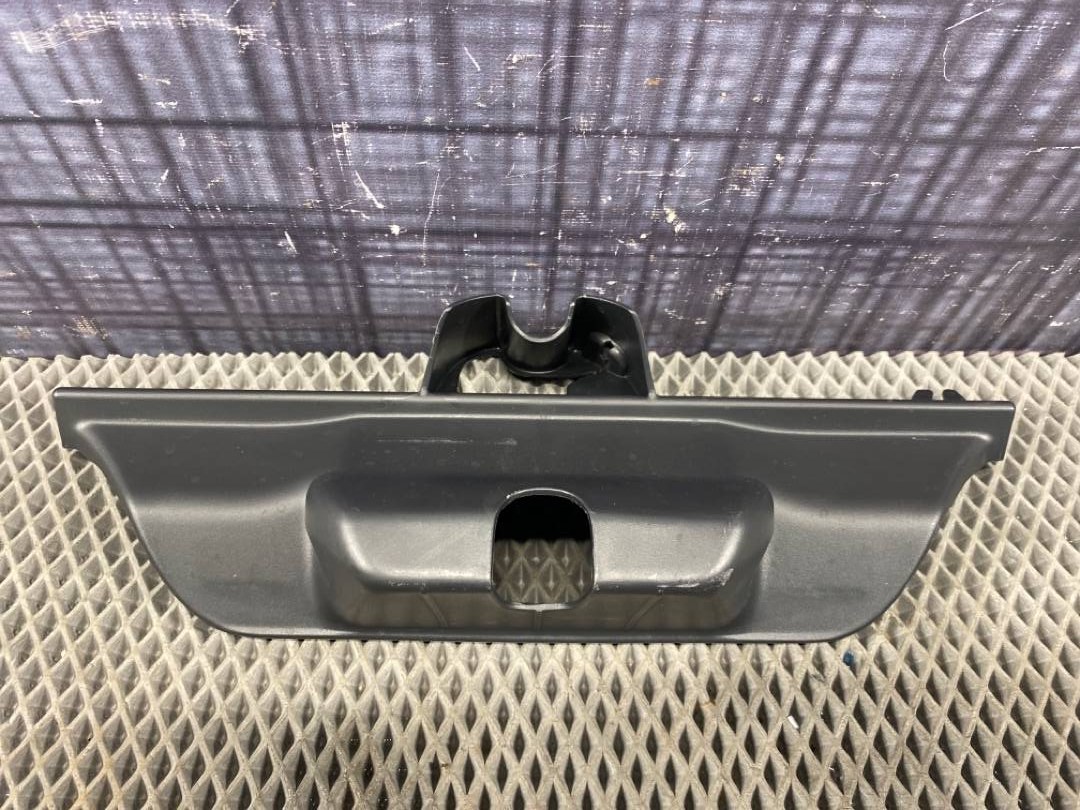 Пластик крышки багажника, 360 рублей, Красноярск