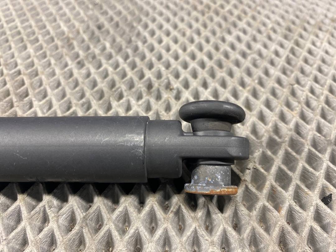 Амортизатор багажника, 600 рублей, Красноярск