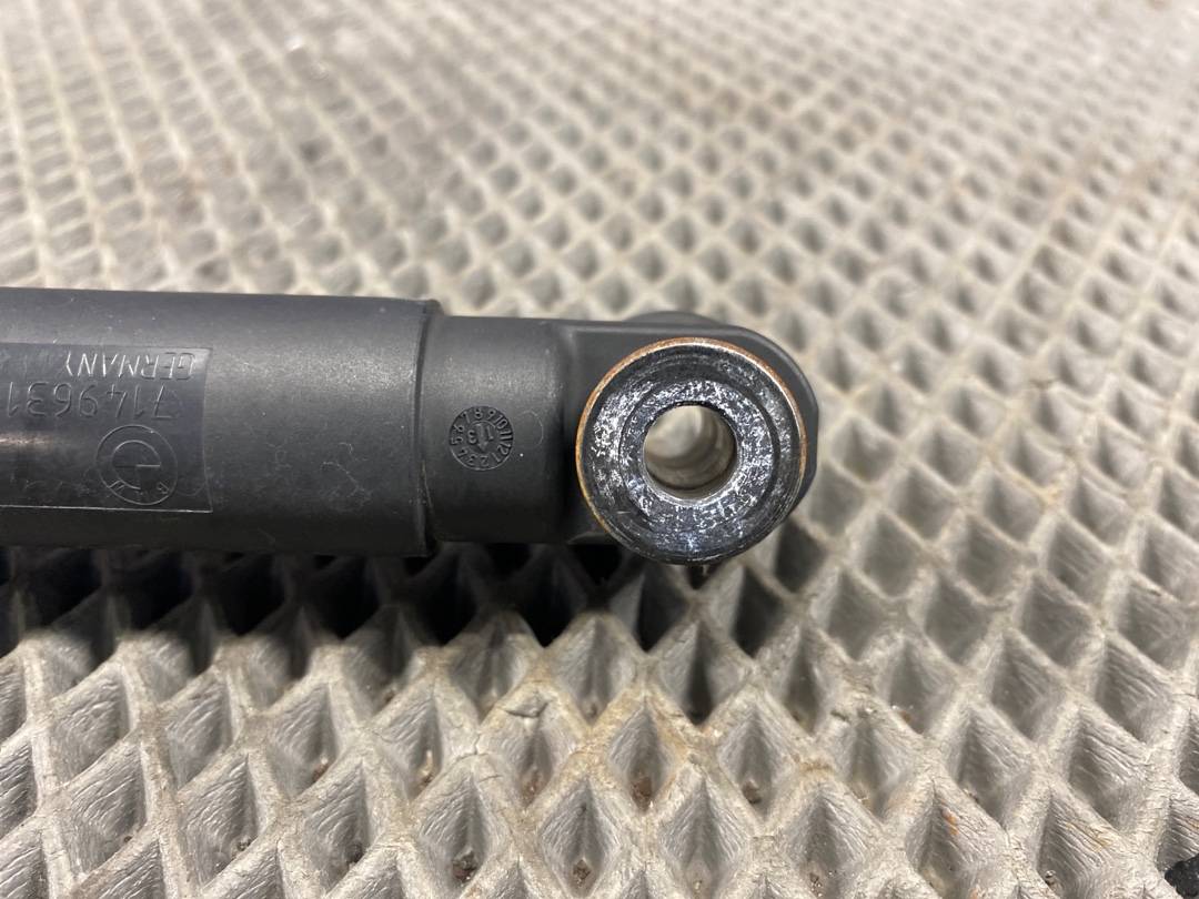 Амортизатор багажника, 600 рублей, Красноярск