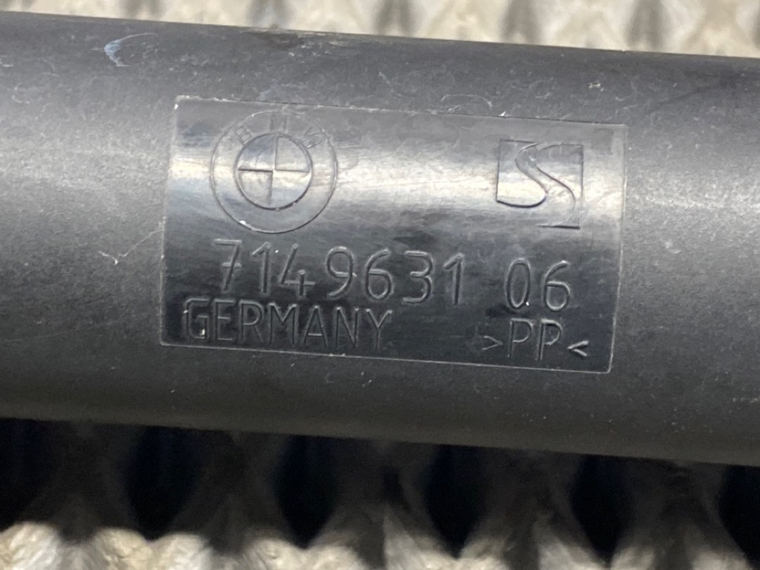 Амортизатор багажника, 600 рублей, Красноярск