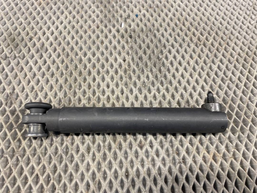 Амортизатор багажника, 600 рублей, Красноярск