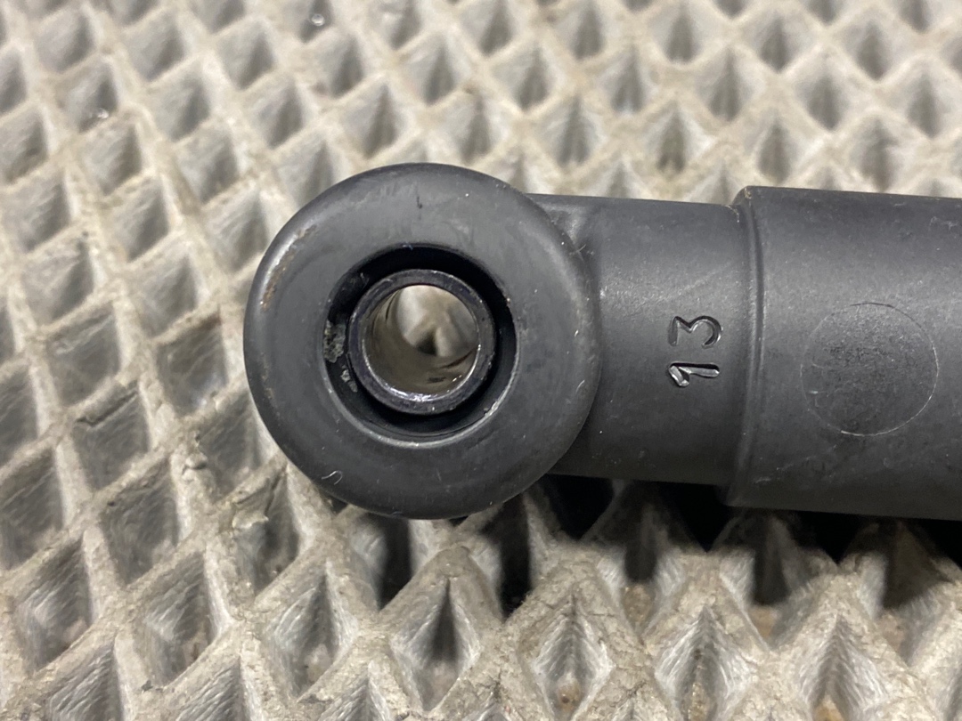 Амортизатор багажника, 600 рублей, Красноярск