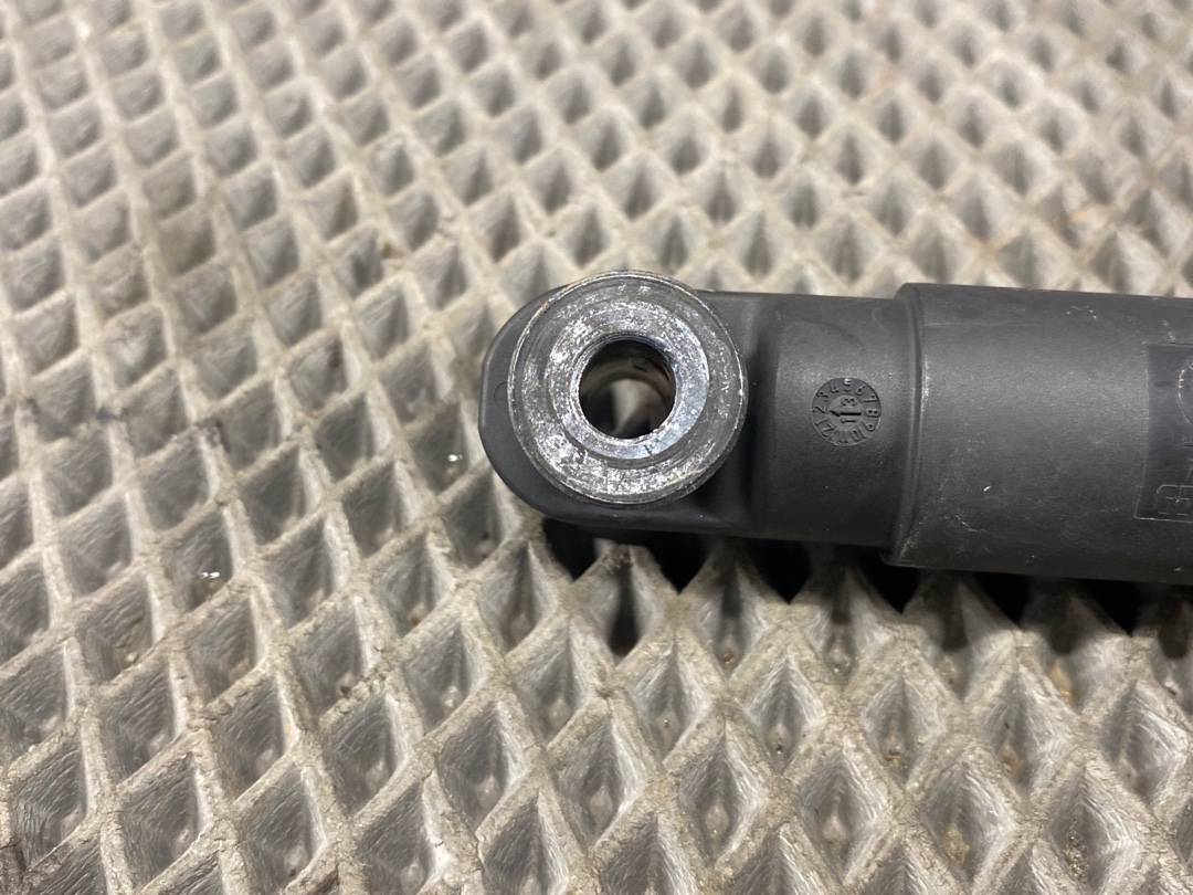 Амортизатор багажника, 600 рублей, Красноярск