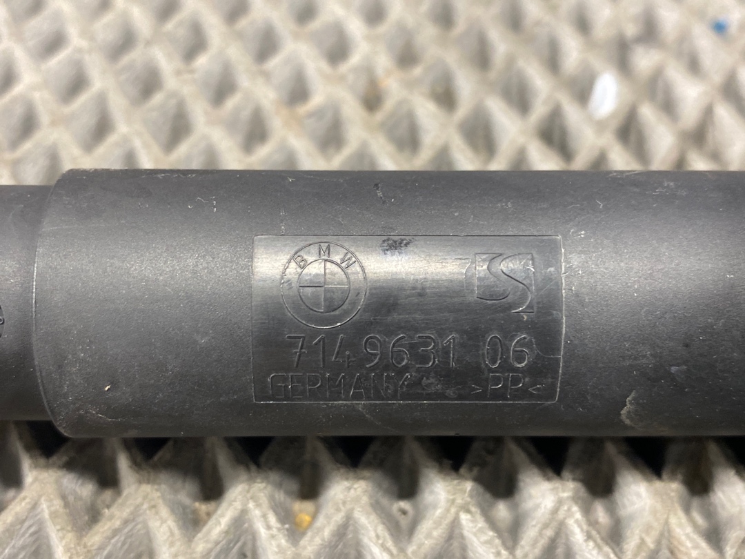 Амортизатор багажника, 600 рублей, Красноярск