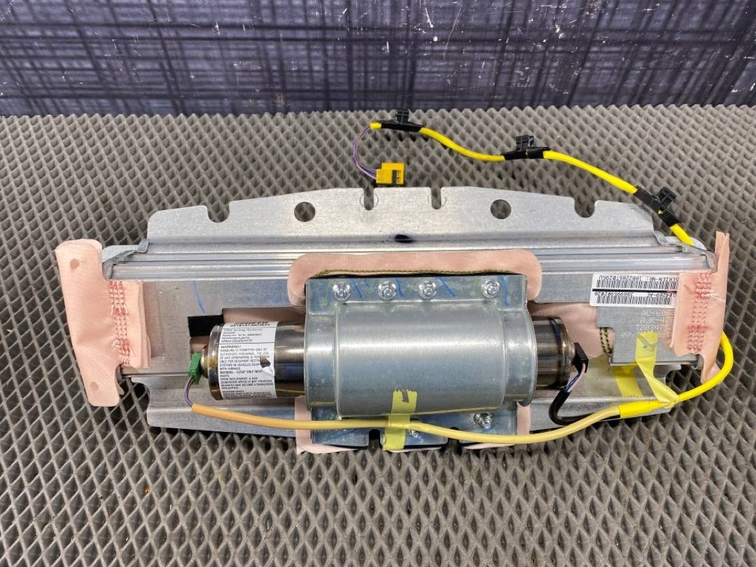 Airbag (подушка безопасности), 2000 рублей, Красноярск