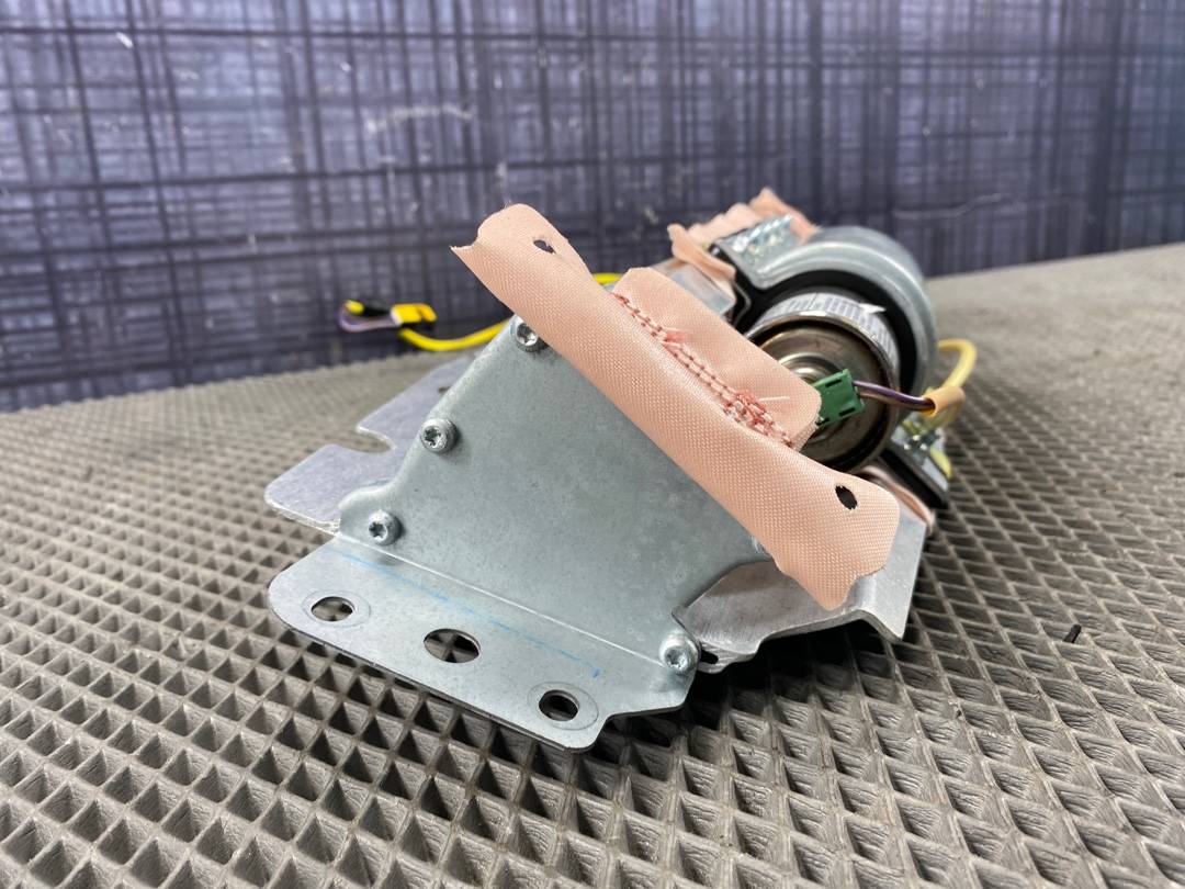 Airbag (подушка безопасности), 2000 рублей, Красноярск