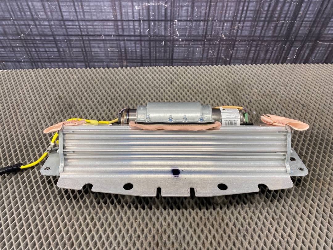 Airbag (подушка безопасности), 2000 рублей, Красноярск