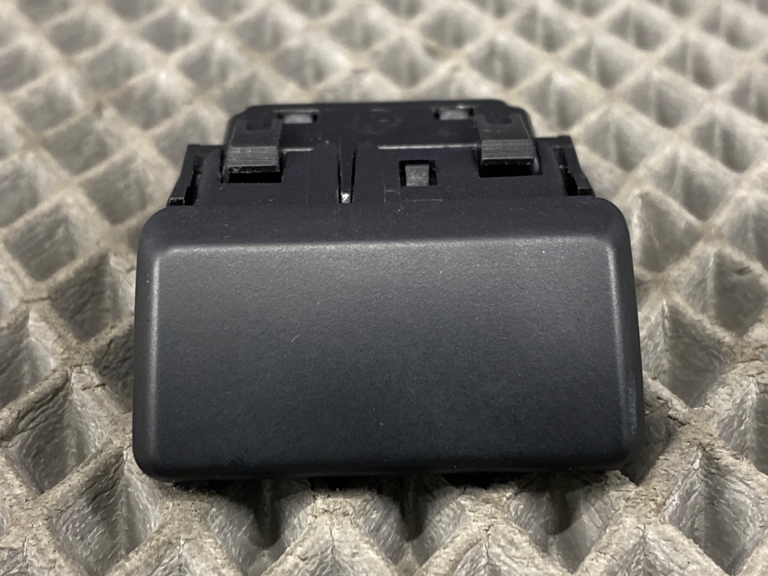 Кнопка открывания бардачка, 280 рублей, Красноярск