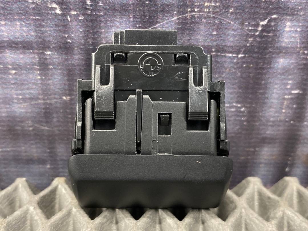 Кнопка открывания бардачка, 280 рублей, Красноярск