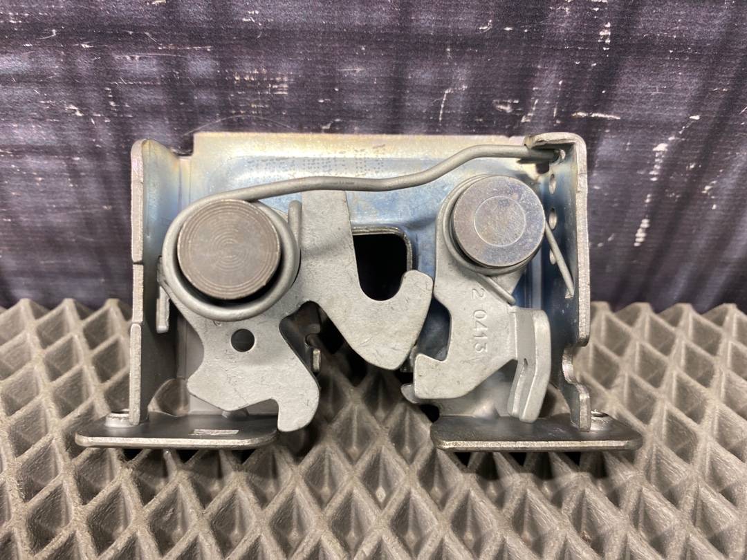 Замок капота, 960 рублей, Красноярск