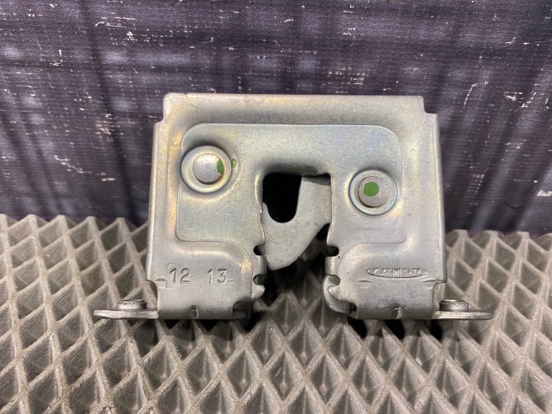 Замок капота, 960 рублей, Красноярск