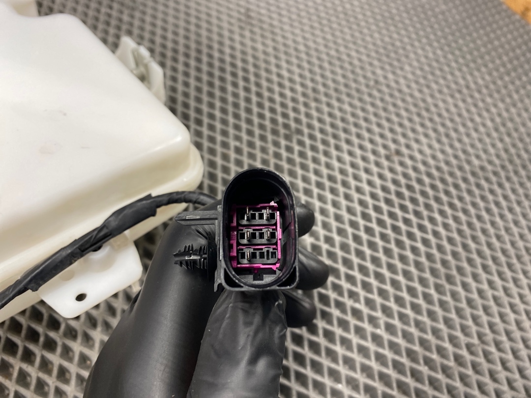 Бачок омывателя, 1600 рублей, Красноярск