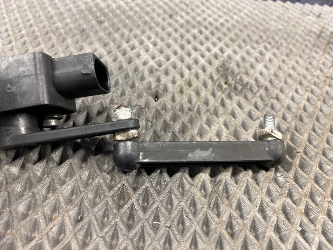 Датчик уровня подвески, 2000 рублей, Красноярск