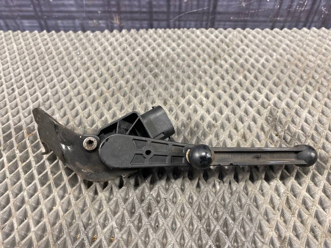 Датчик уровня подвески, 2000 рублей, Красноярск