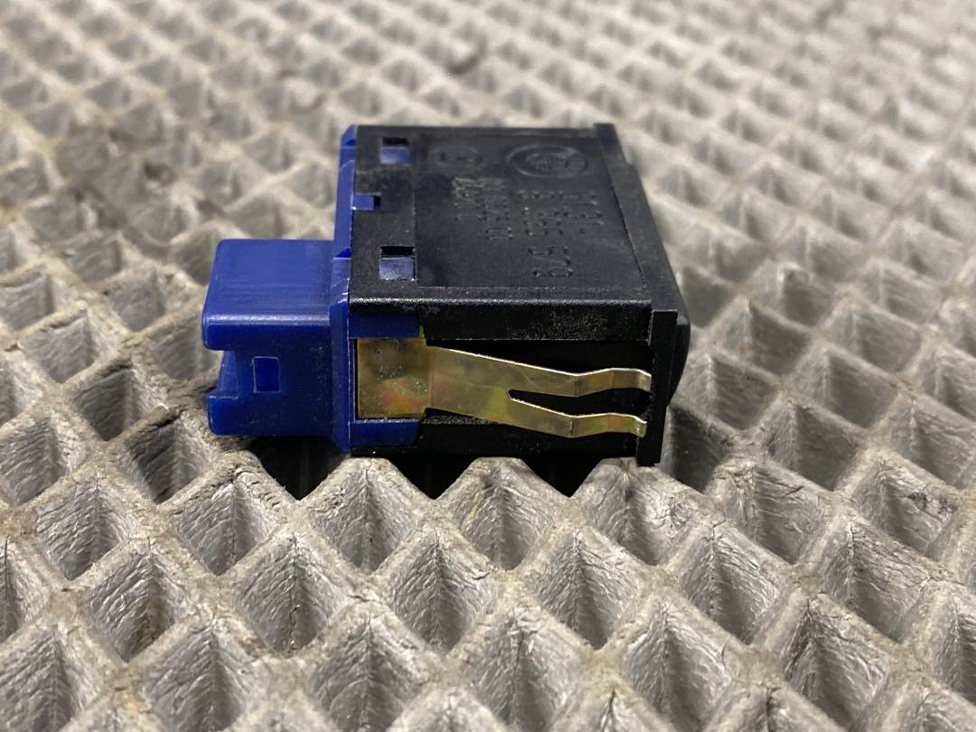 Кнопка открывания багажника, 322 рублей, Красноярск