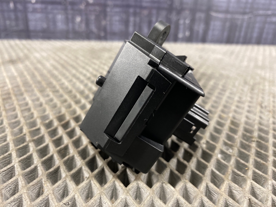 Подрулевой переключатель, 784 рублей, Красноярск