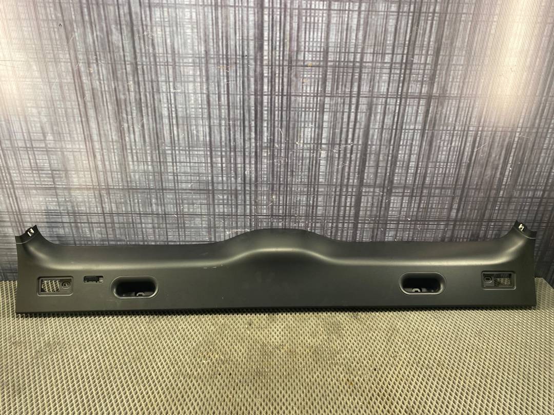 Пластик крышки багажника, 595 рублей, Красноярск