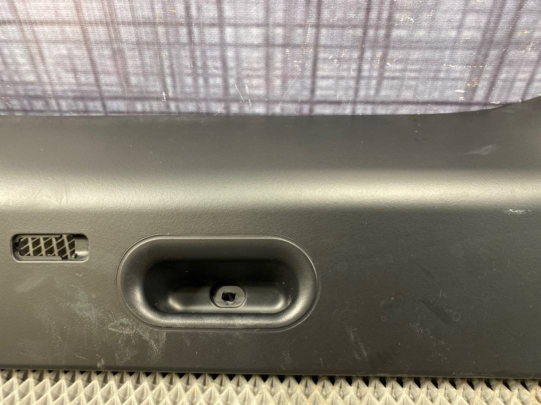 Пластик крышки багажника, 595 рублей, Красноярск