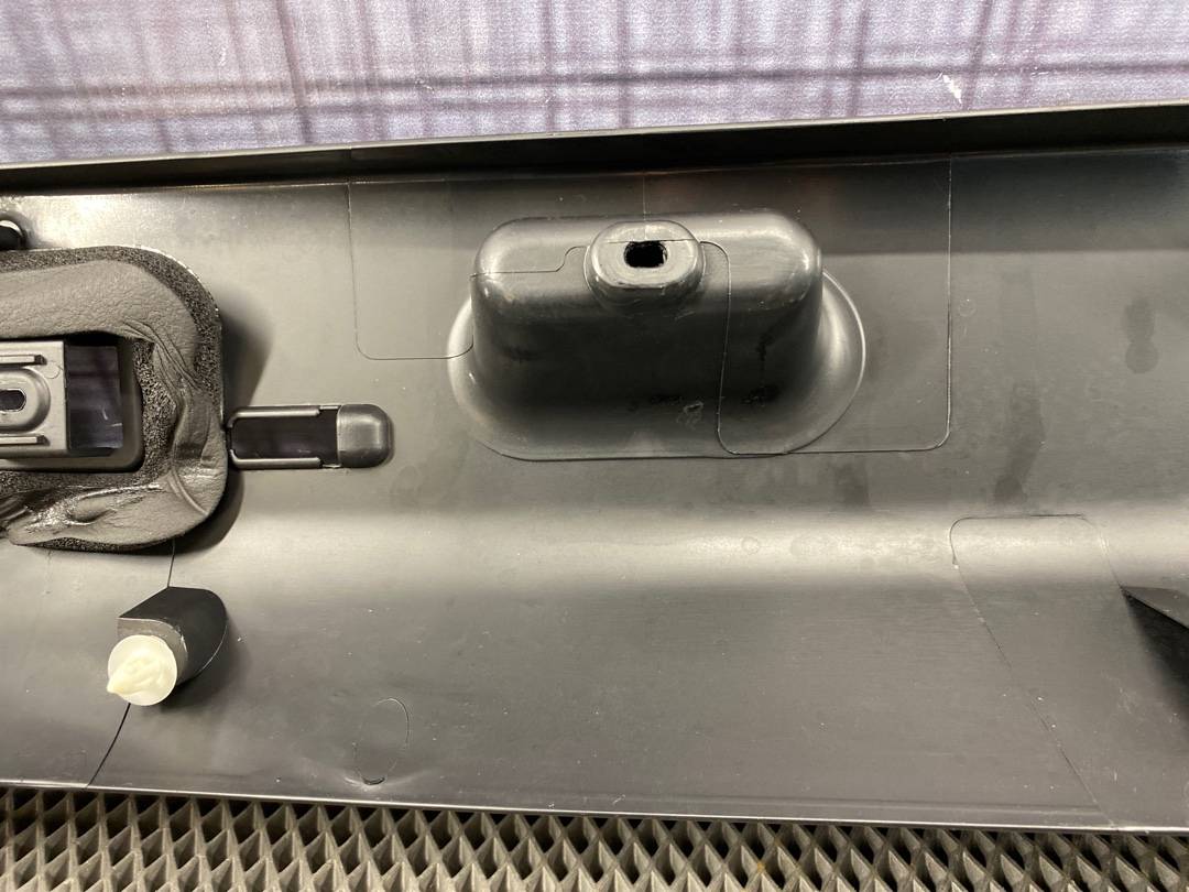 Пластик крышки багажника, 595 рублей, Красноярск