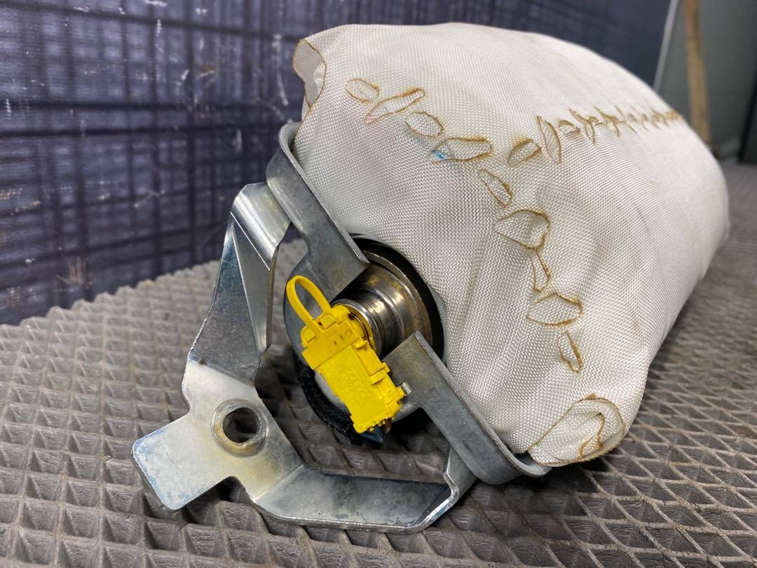 Подушка безопасности, 1050 рублей, Красноярск