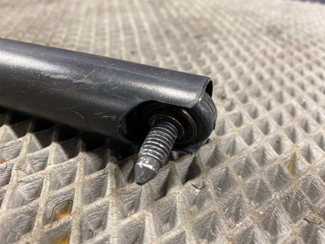 Амортизатор багажника, 280 рублей, Красноярск