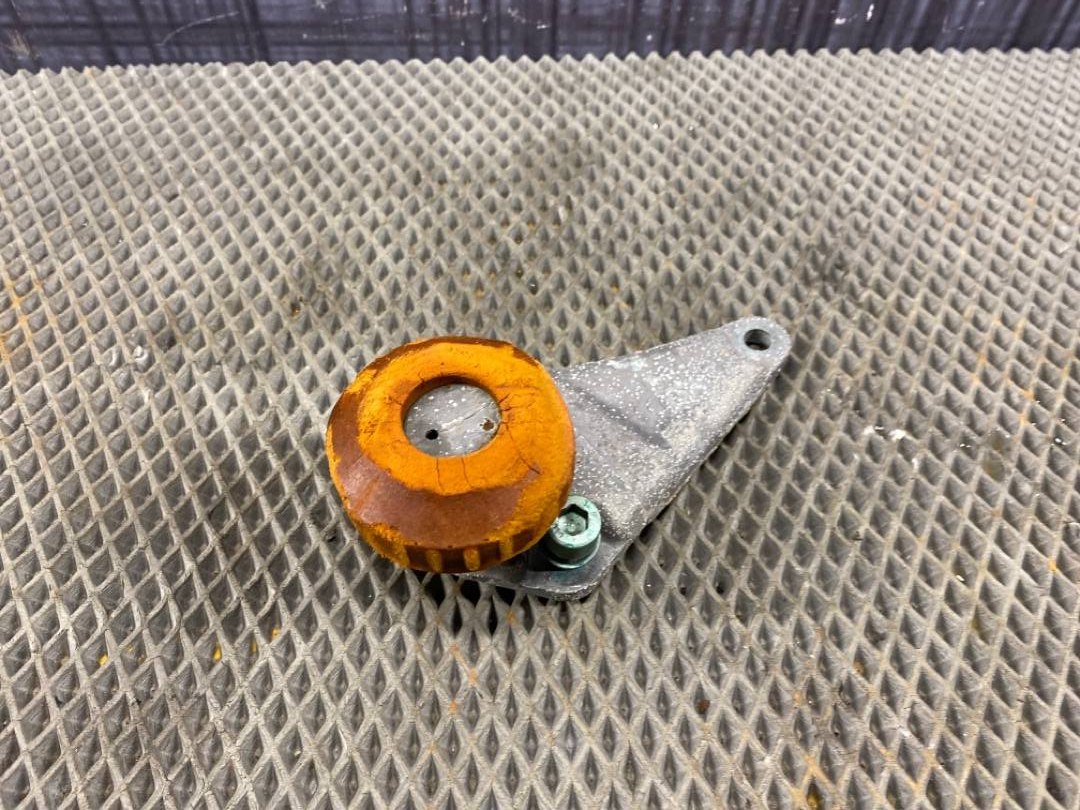 Кронштейн двигателя, 850 рублей, Красноярск