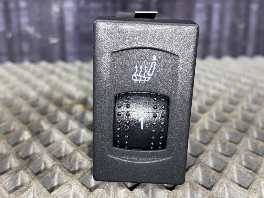 Кнопка подогрева сиденья, 1020 рублей, Красноярск