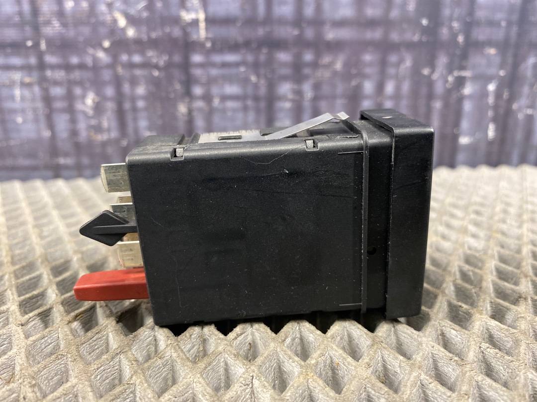 Кнопка подогрева сиденья, 1020 рублей, Красноярск