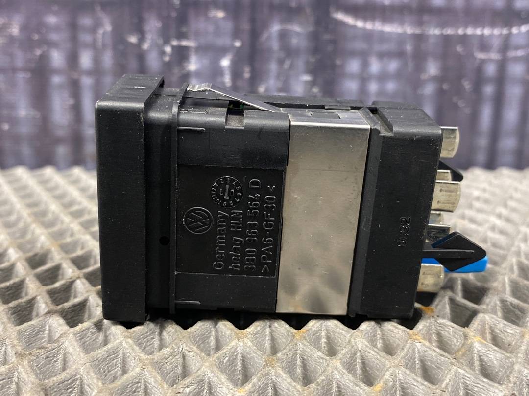 Кнопка подогрева сиденья, 1020 рублей, Красноярск