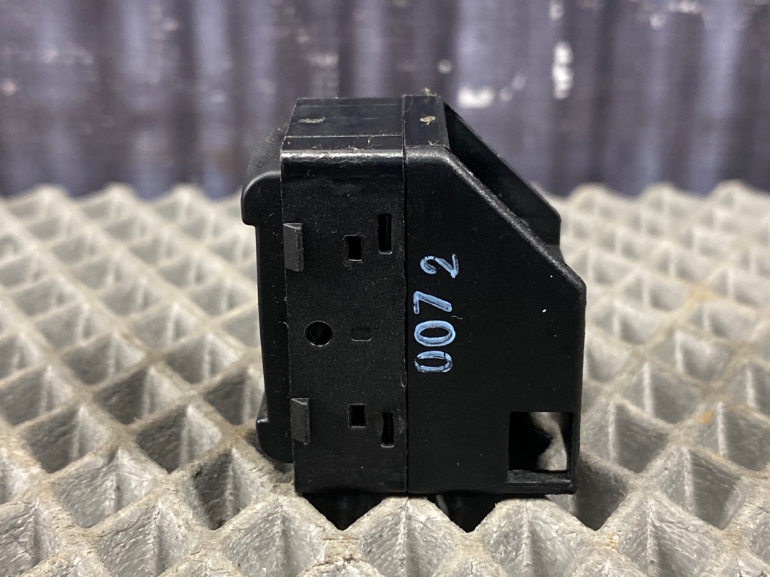 Кнопка стеклоподъемника, 383 рублей, Красноярск