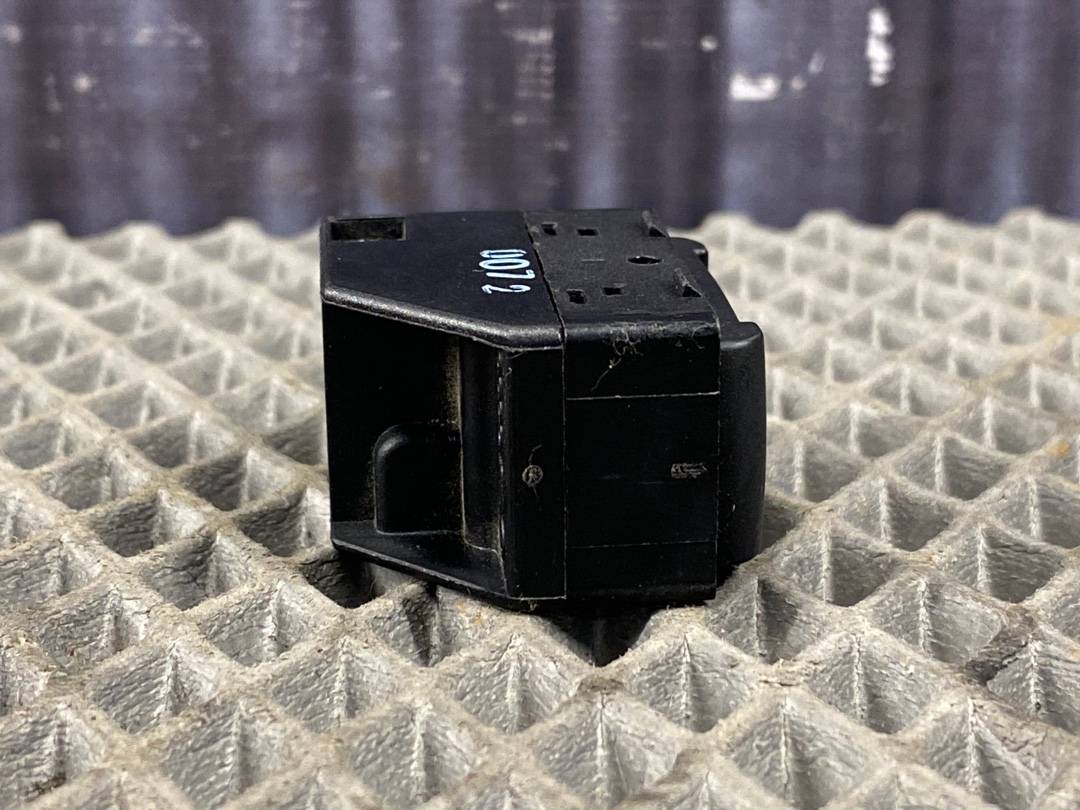 Кнопка стеклоподъемника, 383 рублей, Красноярск