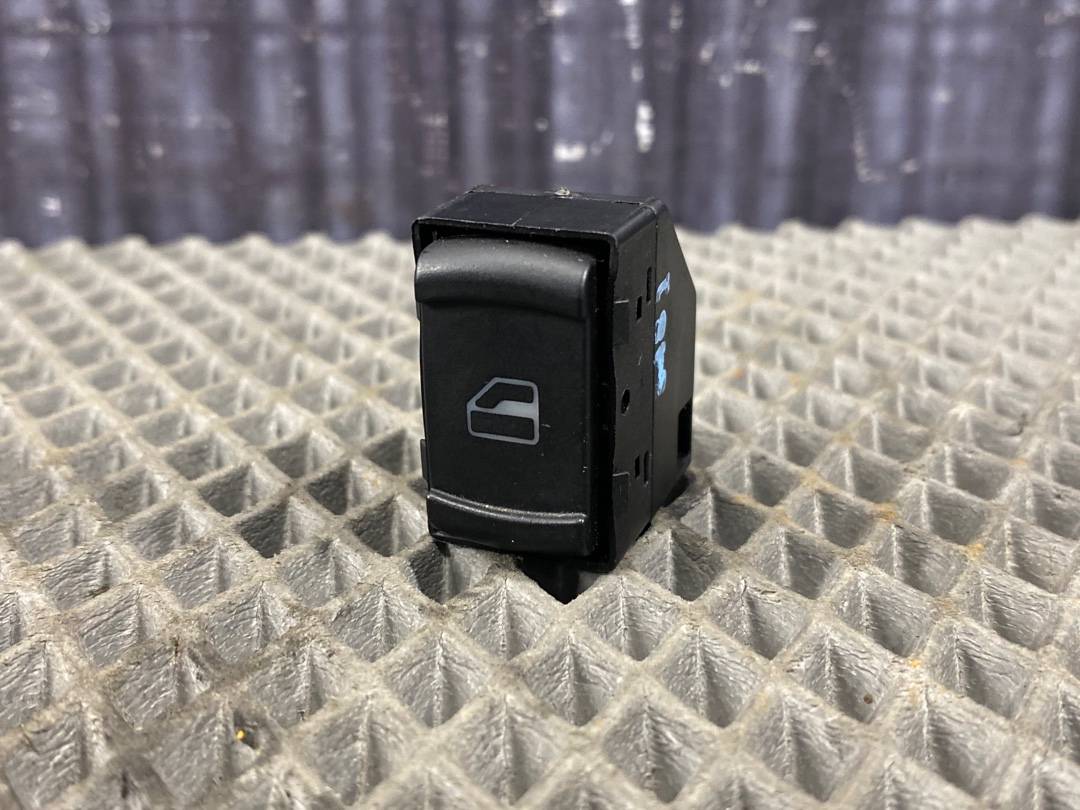 Кнопка стеклоподъемника, 383 рублей, Красноярск