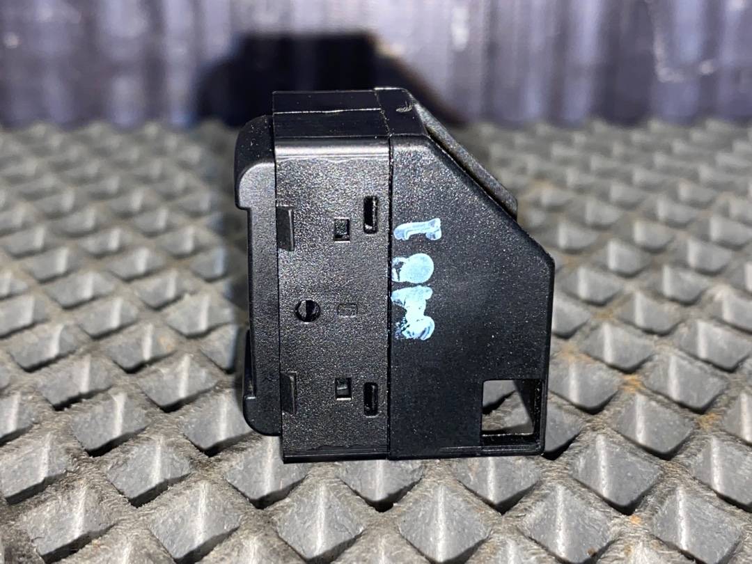 Кнопка стеклоподъемника, 383 рублей, Красноярск