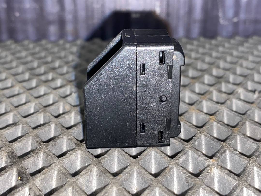 Кнопка стеклоподъемника, 383 рублей, Красноярск