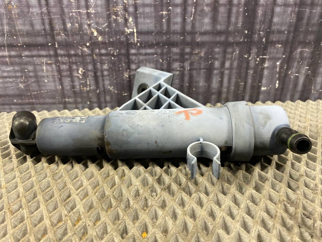 Форсунка омывателя фар, 2125 рублей, Красноярск