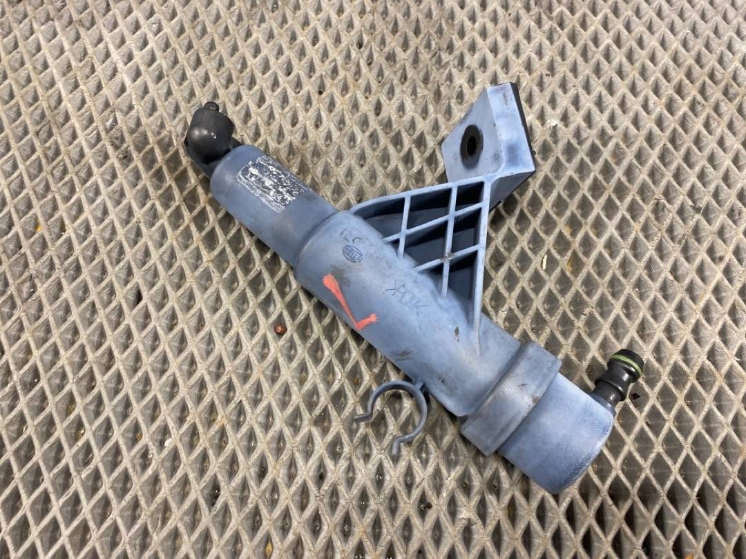 Форсунка омывателя фар, 2125 рублей, Красноярск