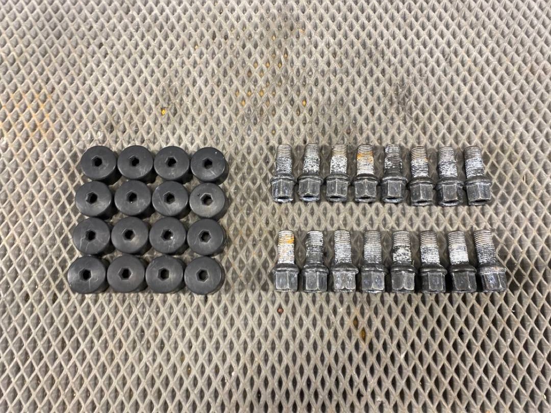 Комплект колесных болтов, 1700 рублей, Красноярск