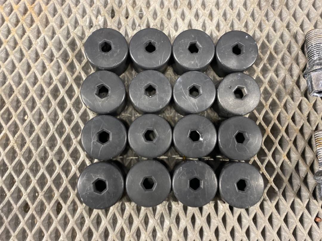 Комплект колесных болтов, 1700 рублей, Красноярск