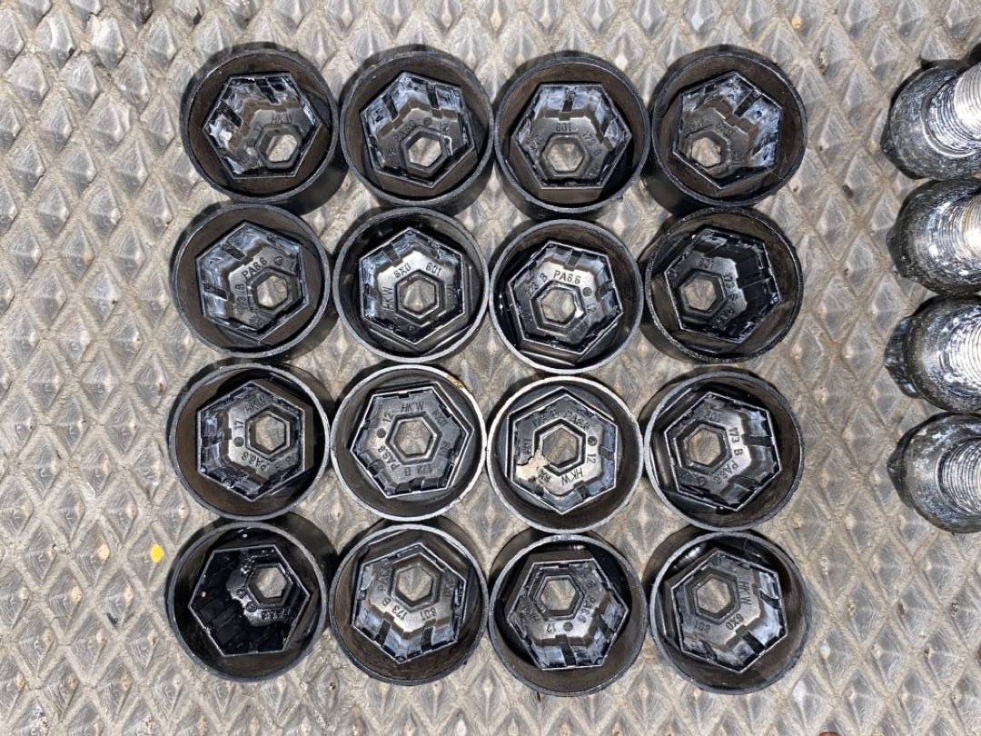 Комплект колесных болтов, 1700 рублей, Красноярск