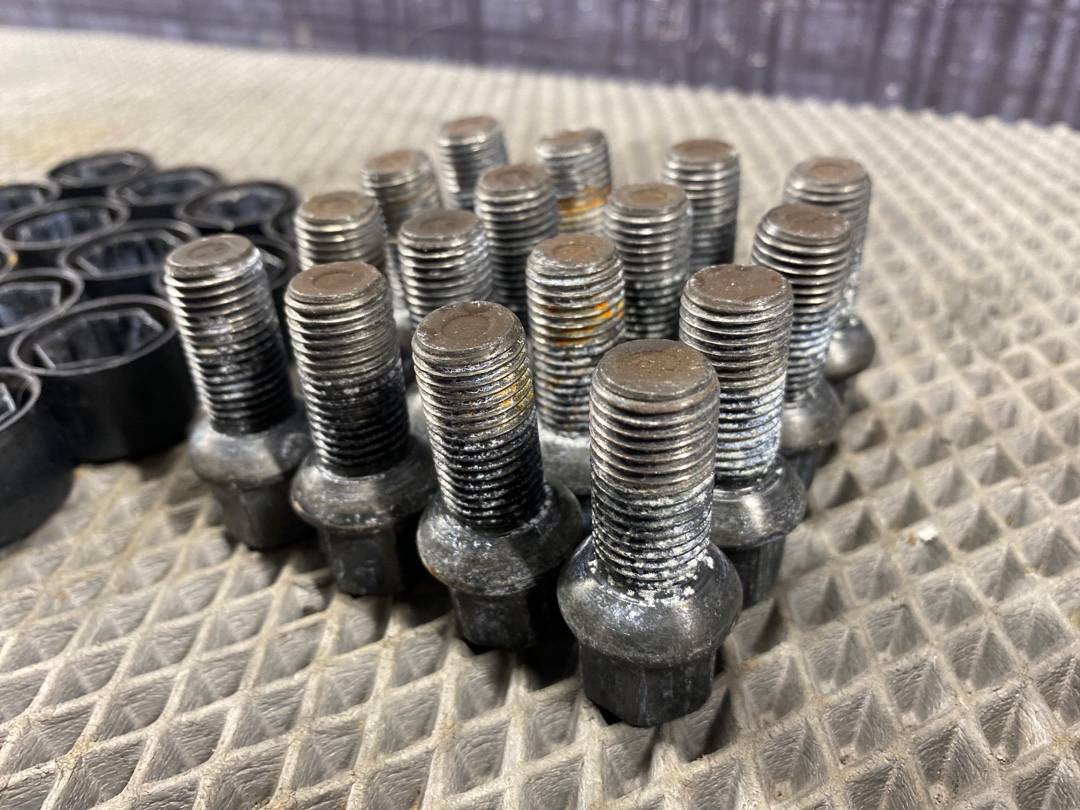 Комплект колесных болтов, 1700 рублей, Красноярск