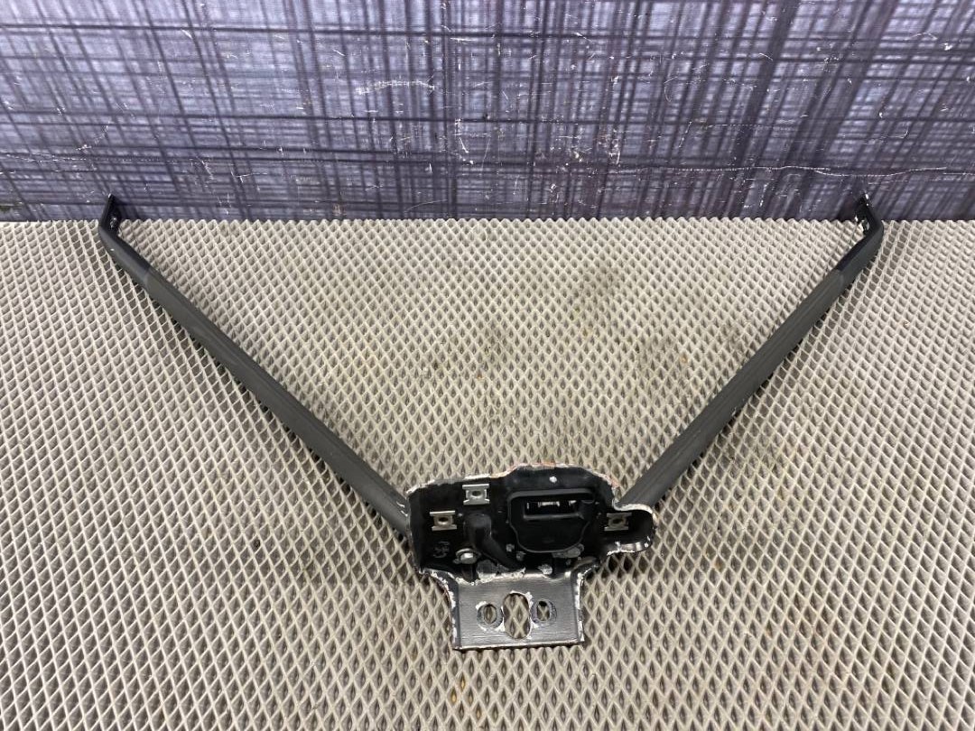 Кронштейн замка капота, 928 рублей, Красноярск