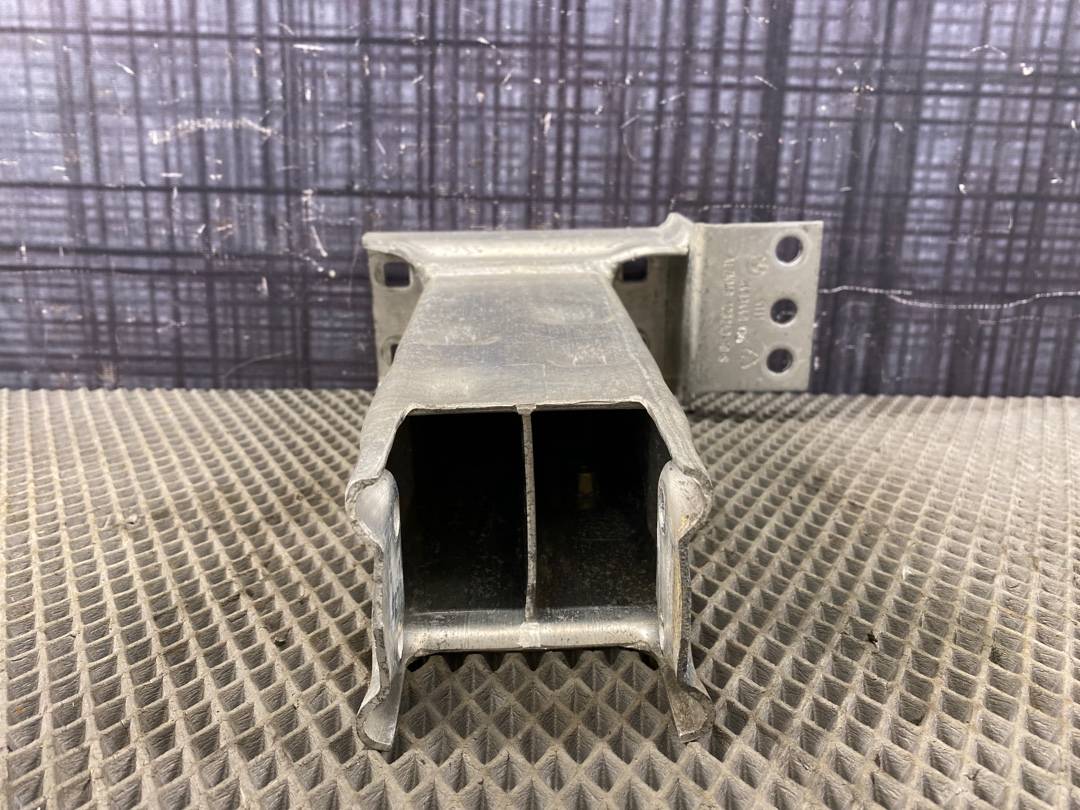 Кронштейн усилителя бампера, 1440 рублей, Красноярск