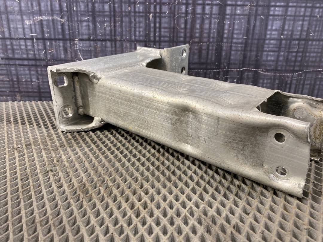 Кронштейн усилителя бампера, 1440 рублей, Красноярск