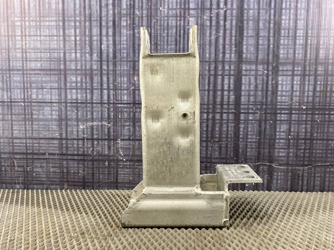 Кронштейн усилителя бампера, 1440 рублей, Красноярск