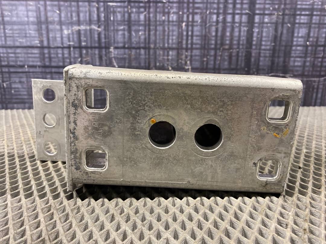 Кронштейн усилителя бампера, 1440 рублей, Красноярск