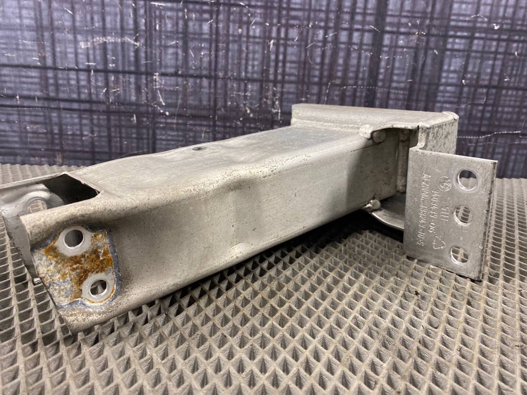 Кронштейн усилителя бампера, 1440 рублей, Красноярск